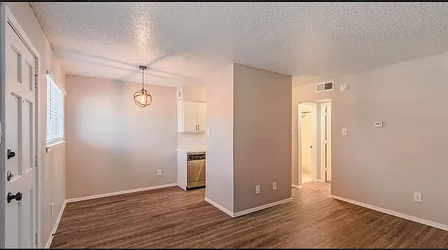 The Dean Apartments — Photo 4