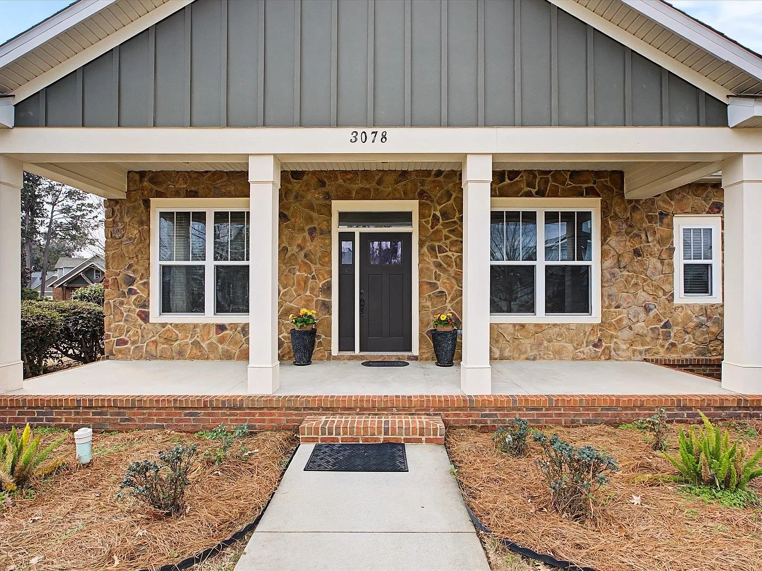 5 bed, 2869 sqft, $3,000 — Photo 2