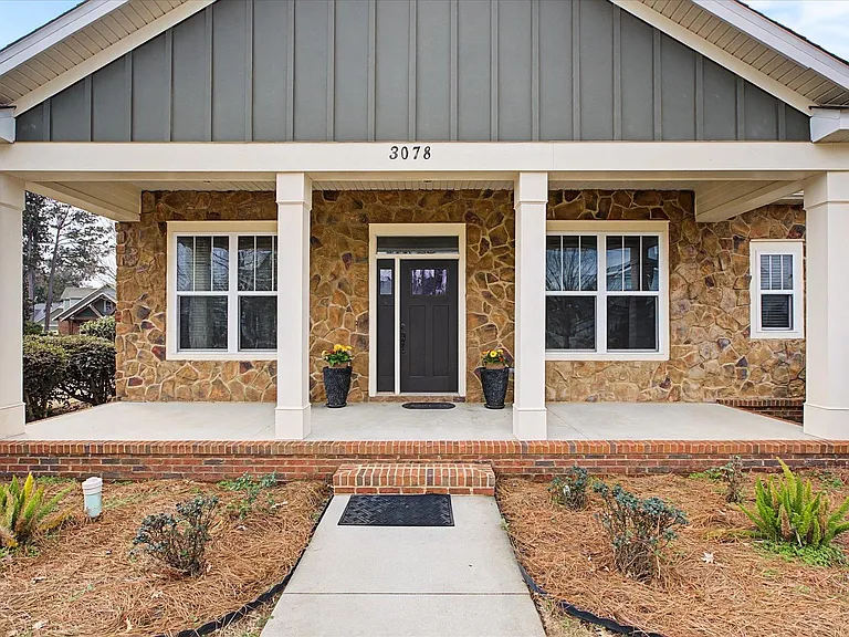 3078 Dickinson Dr — Photo 2