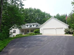 3360 Shady Ln, Green Bay, WI 54313