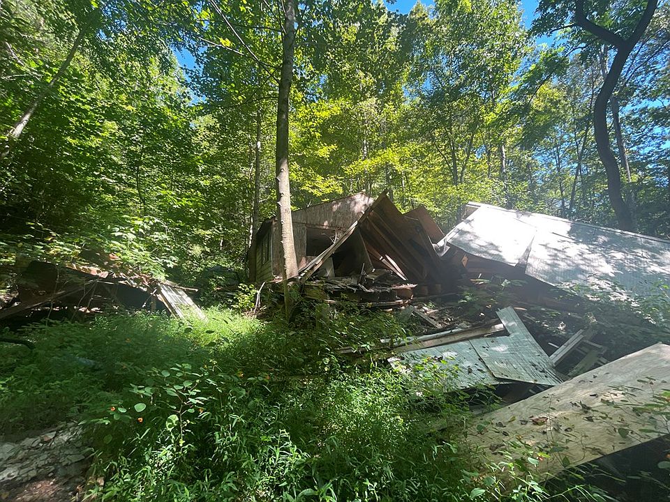 2nd image of 489 Lands Creek Rd