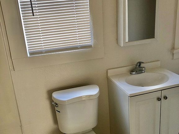 3rd image of 2240 Santa Fe Ave APT D