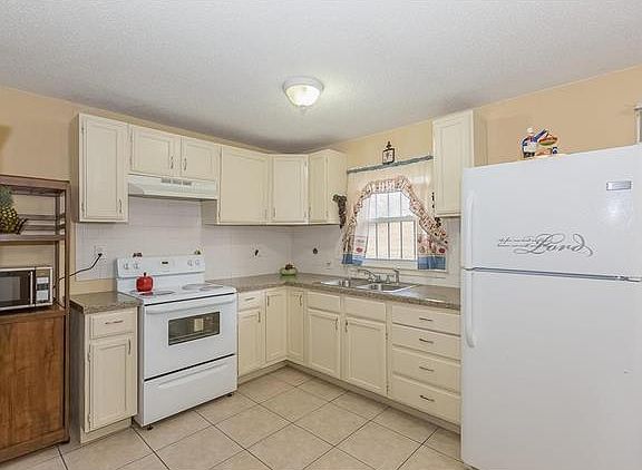 3rd image of 4000 Anderson Ave