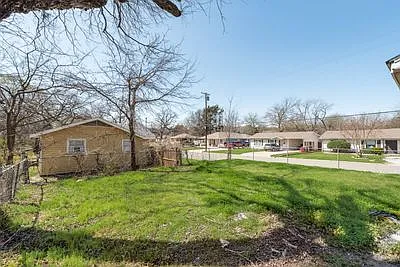 930 W Freeman St — Photo 16