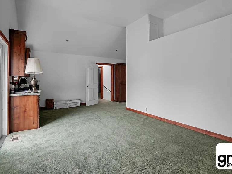 85 Valencia St — Photo 12