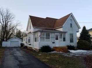 203 E Brayton Rd, Mount Morris, IL 61054