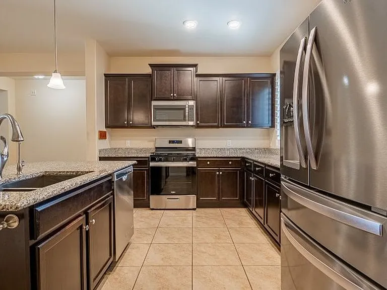 12237 S Laurel Ln — Photo 9