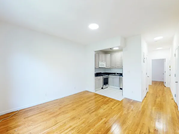 318 E 89th St, New York, NY