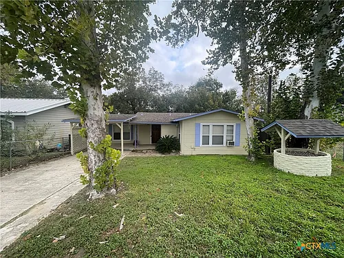 1015 Reiley Rd Photo 1