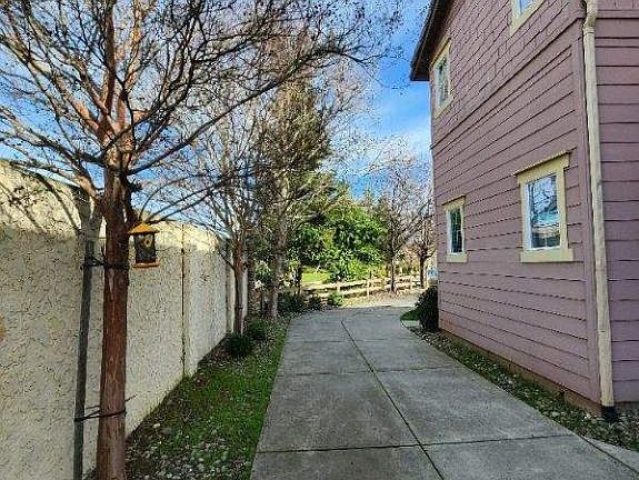 4th image of 1505 Bailey Dr