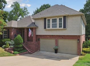 889 Ivy Ln, Sand Springs, OK 74063