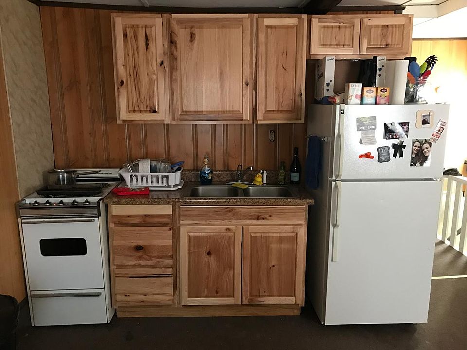 2nd image of 305 W 5th St #2