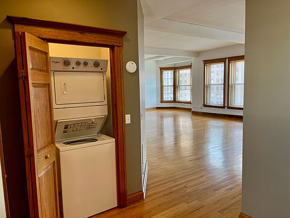 5th image of 104 W Washington St #5