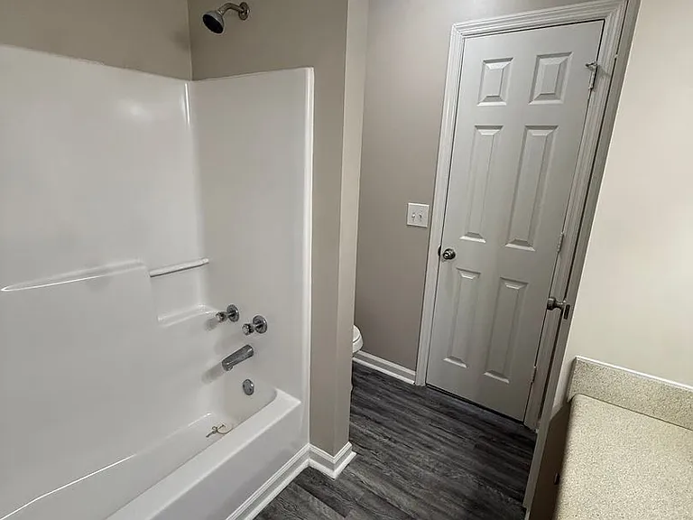 909 Greenland Dr — Photo 14