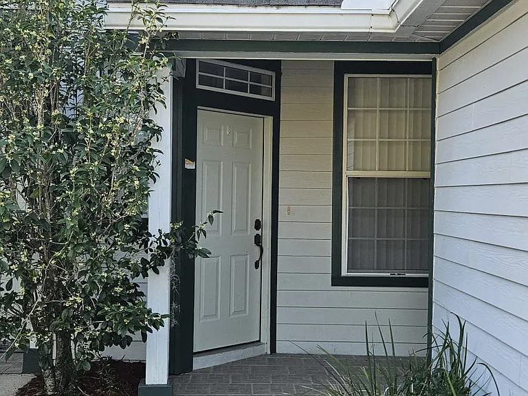 231 NE 28th Ave #101 — Photo 23