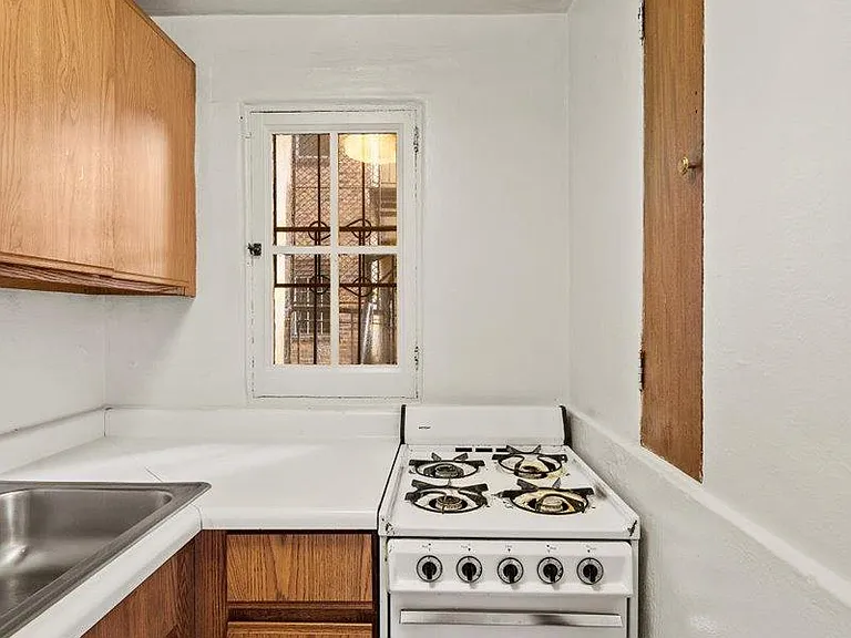 340 S Highland Ave #2B — Photo 15