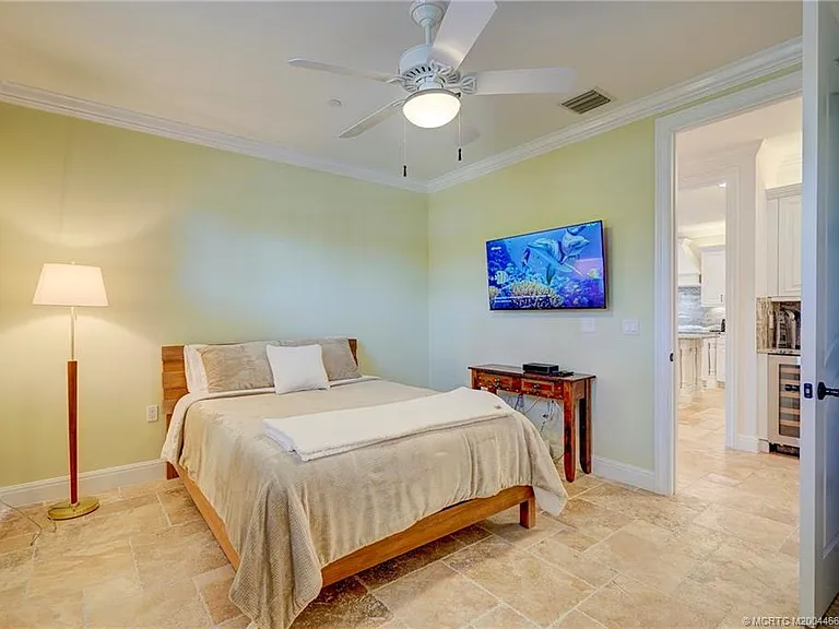 1528 NE Outrigger Landings Dr #208 — Photo 38