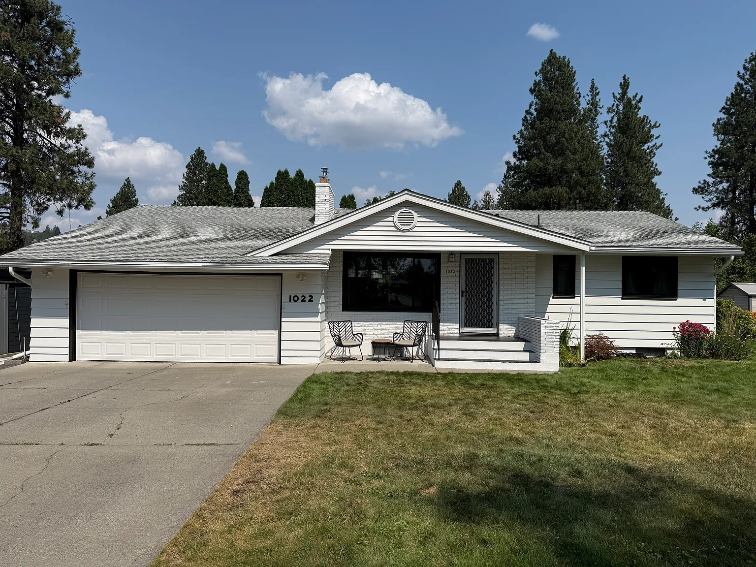 4 bed, 2548 sqft, $3,000 — Photo 2