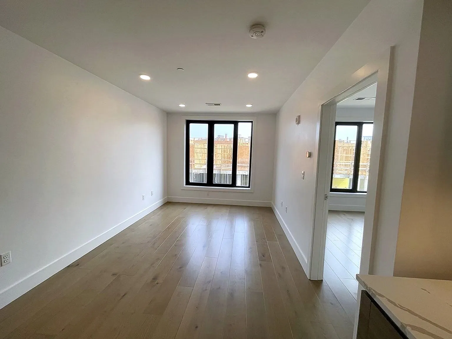 1 bed, 1.0 bath, 779 sqft, $3,200 — Photo 3