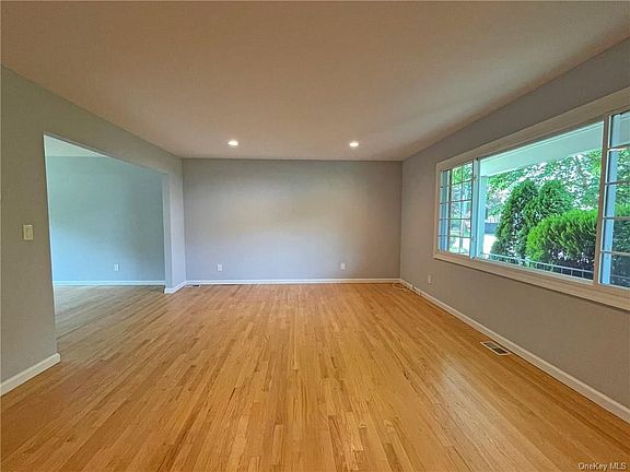 2nd image of 45 Tuckahoe Ave
