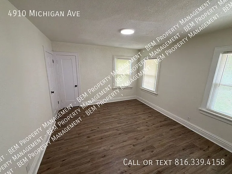 4910 Michigan Ave — Photo 4
