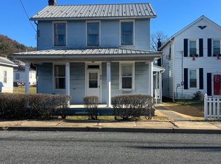 318 E Railroad Ave, New Ringgold, PA 17960