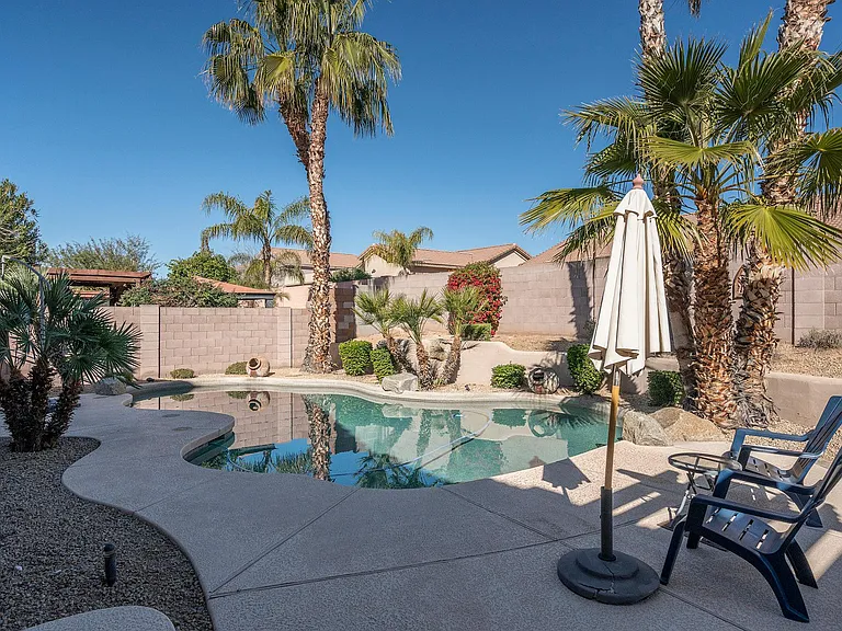 4506 E Robin Ln — Photo 23