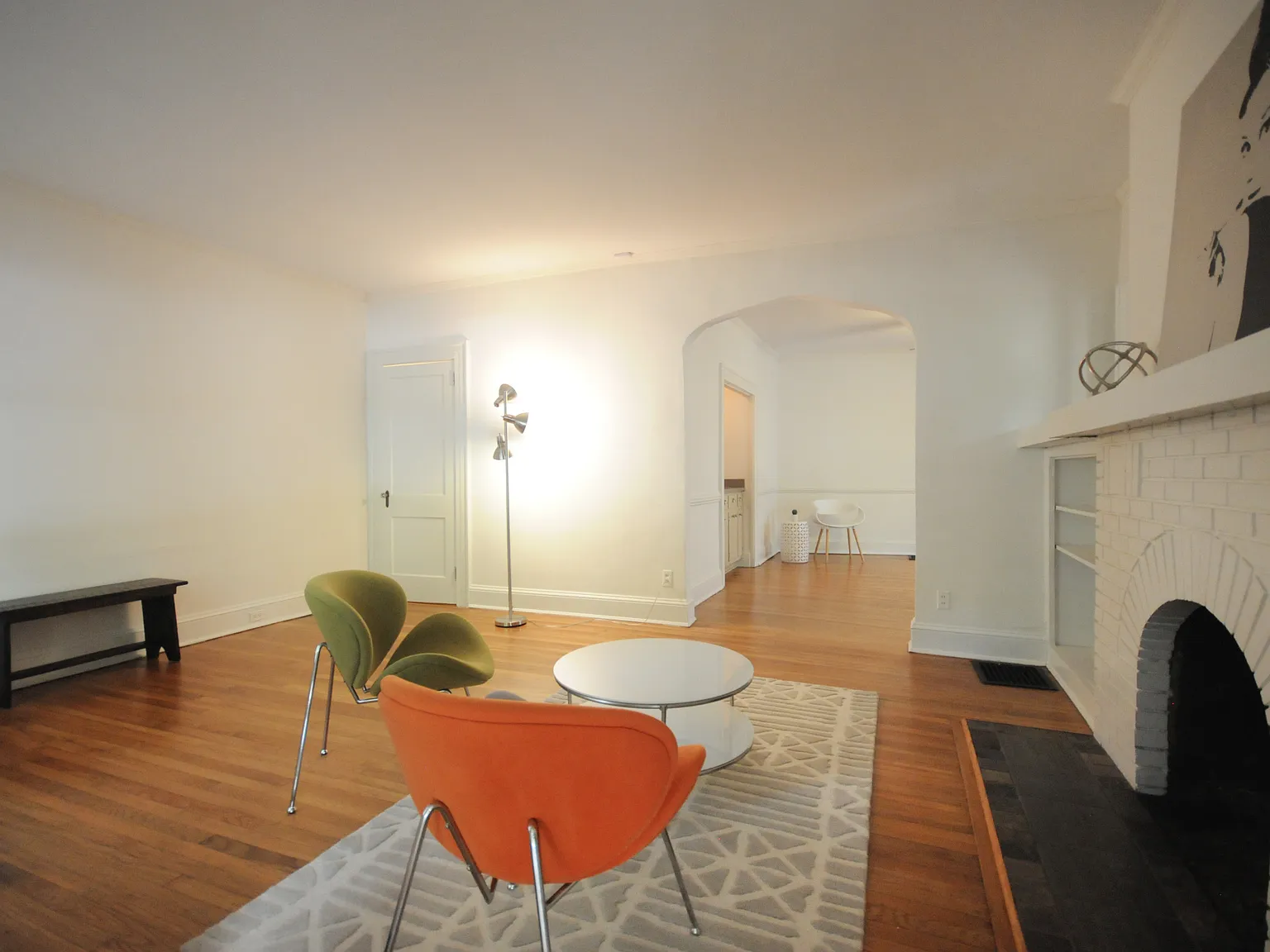 3 bed, 1.5 bath, 1850 sqft, $3,600 — Photo 3