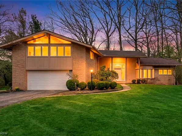 3565 Eldorado Dr, Rocky River, OH 44116