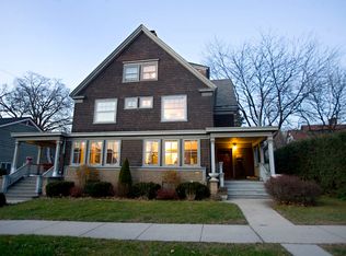 1411 Davis St, Evanston, IL 60201