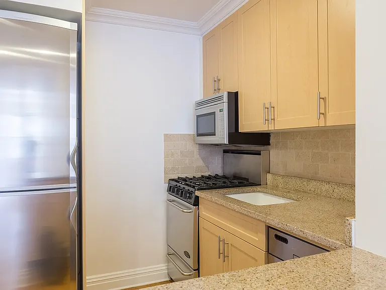 41 Park Ave #6F — Photo 3