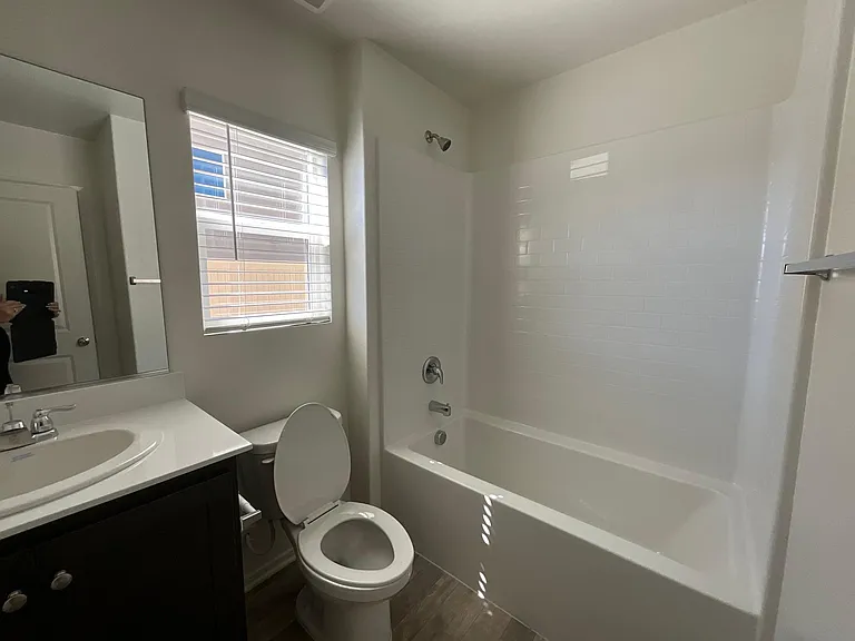 Hallway full bath