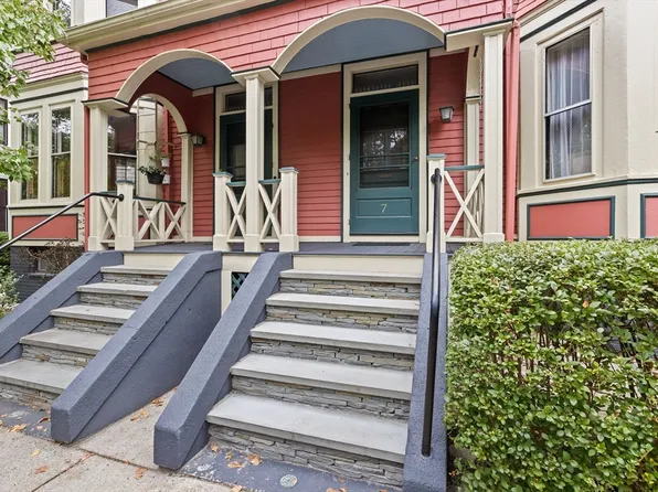 7 Greenough Ave #7, Cambridge, MA 02139