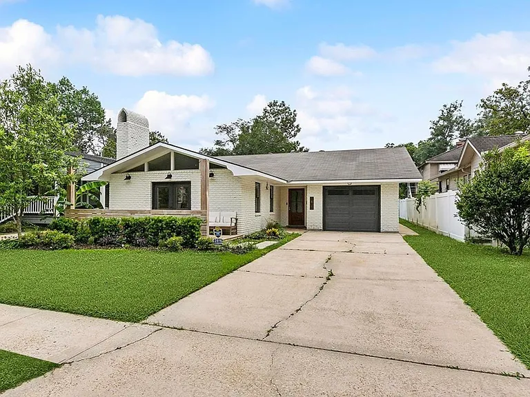 2816 Zeeland Ave — Photo 1