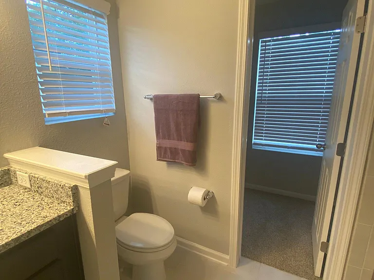 1737 Charlotte St — Photo 35