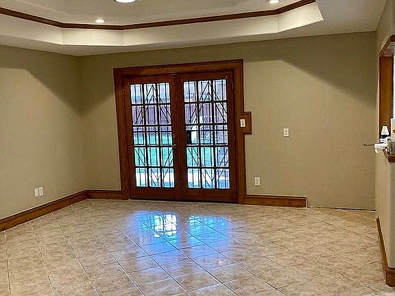 3rd image of 5211 Skyline Ln