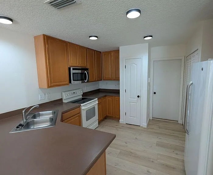 131 Merlot Way — Photo 6