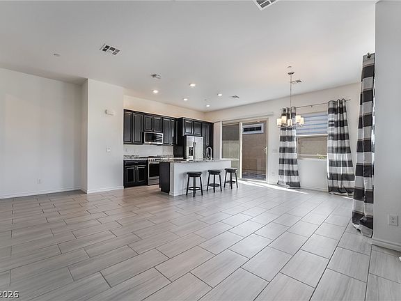 5th image of 763 Willow Oasis St