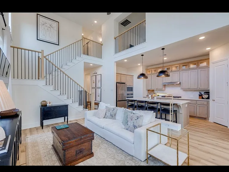 1513 Waxwing Pl — Photo 2