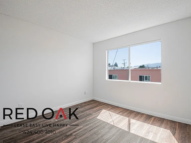 10346 Commerce Ave #6 — Photo 20