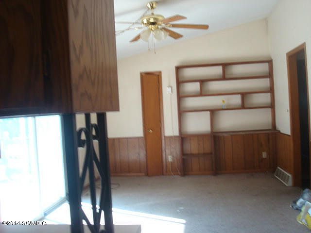 2nd image of 823 Buccaneer Ln
