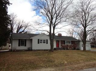 6133 Karen Ave, Newfane, NY 14108