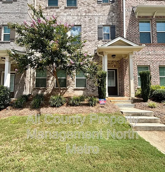 3518 Hidden Valley Cir — Photo 1