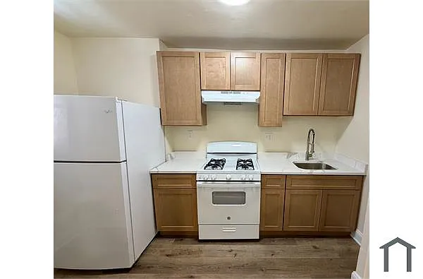 Building Photo - 4654 Hillside Rd SE #1