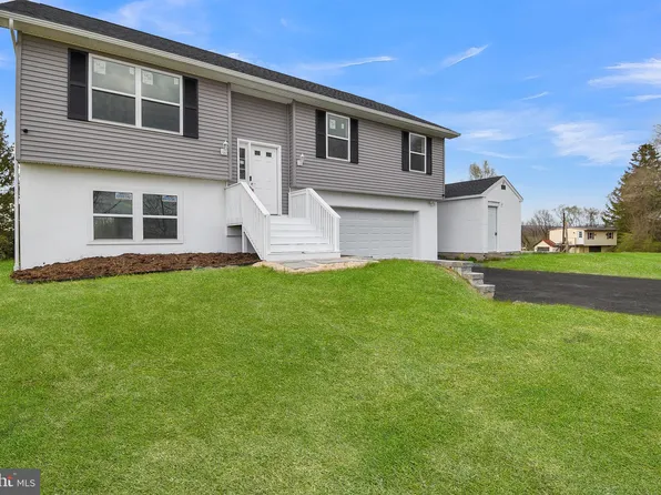 826 River Rd, Mohrsville, PA 19541