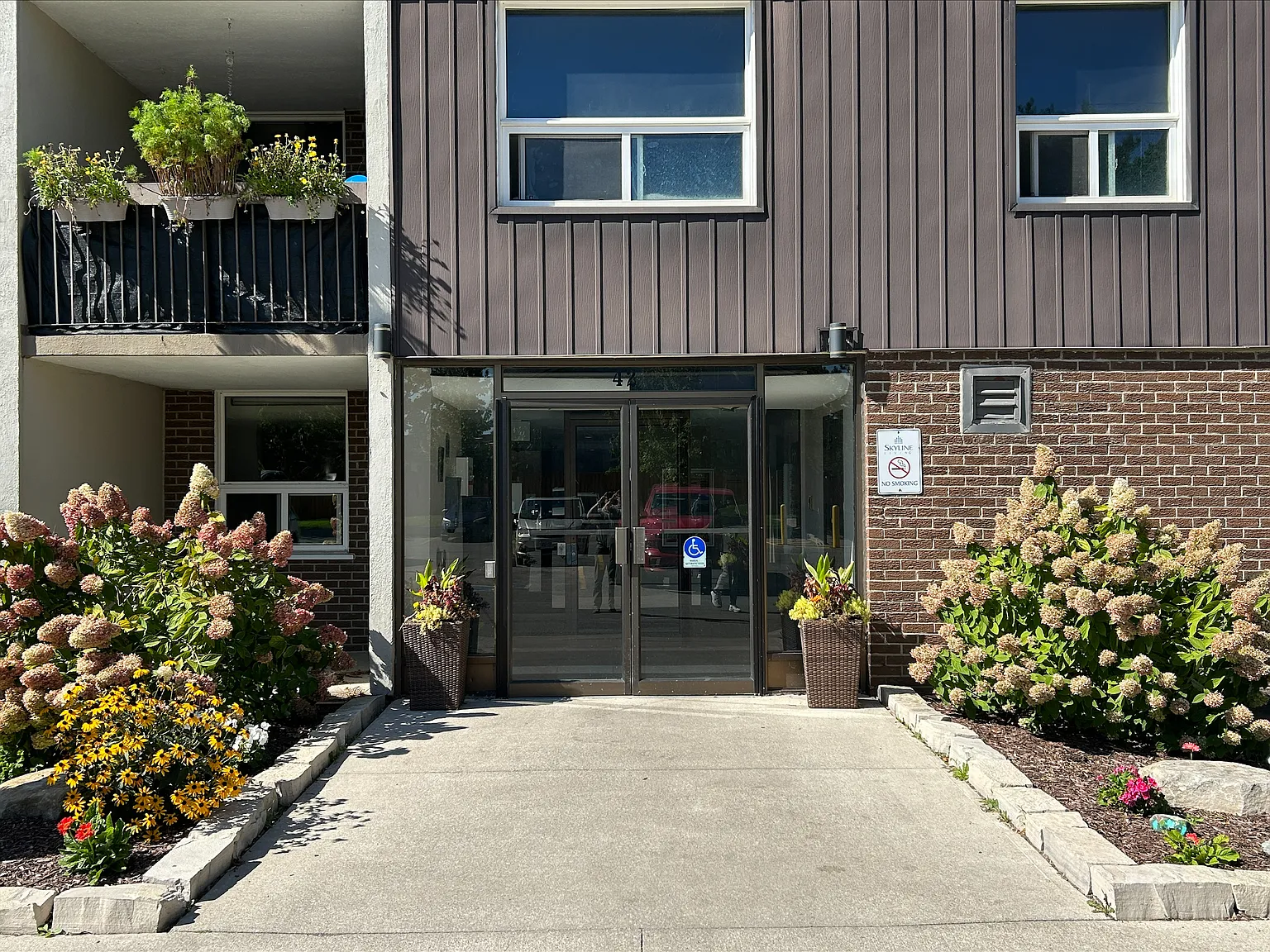 Campbell Court Apartments — Photo 4