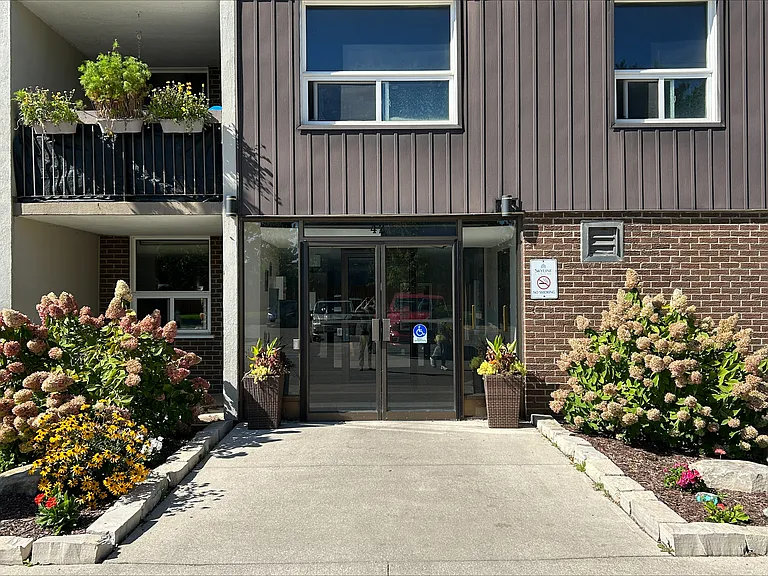 42 Campbell Ct — Photo 4