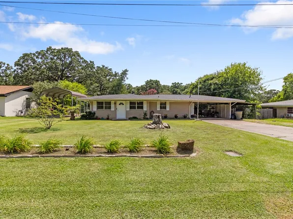 4200 Woody Ln, Bryan, TX 77803