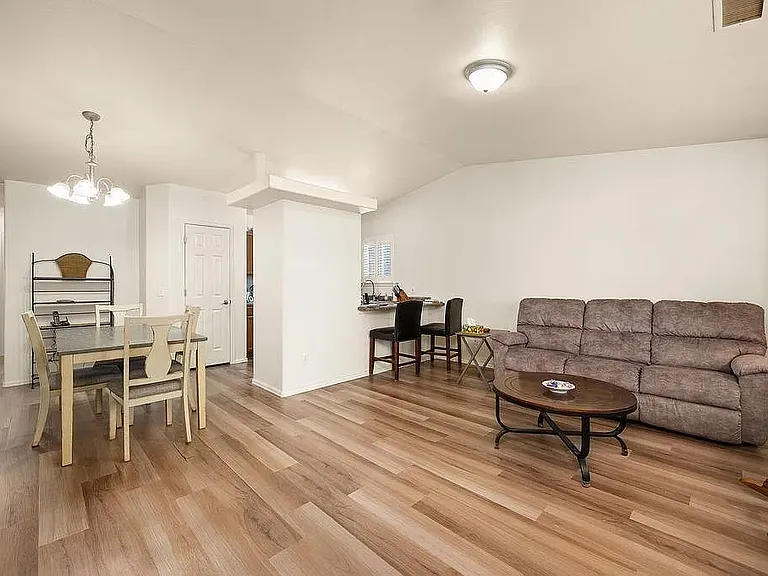 1670 Christopher Way — Photo 3