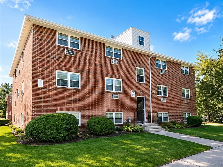 361 Hildreth St #24 — Photo 9